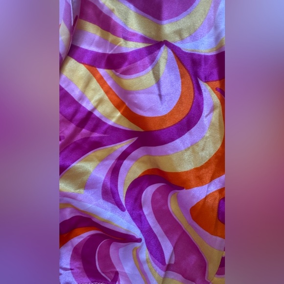 LIFE Love is for Eternity Flowers Bell Sleeve S Crop Top - Picture 2 of 6